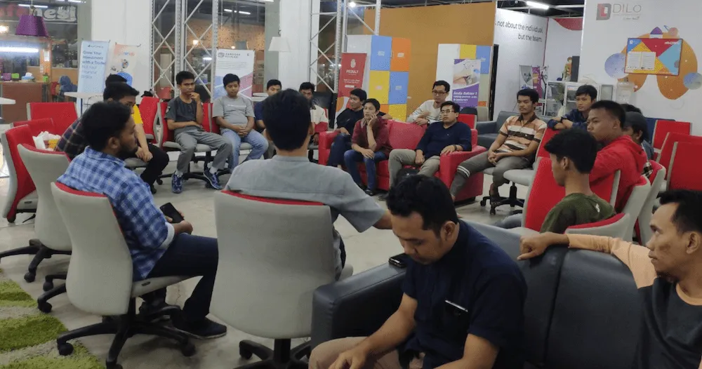 Pengurus komunitas SurabayaJS